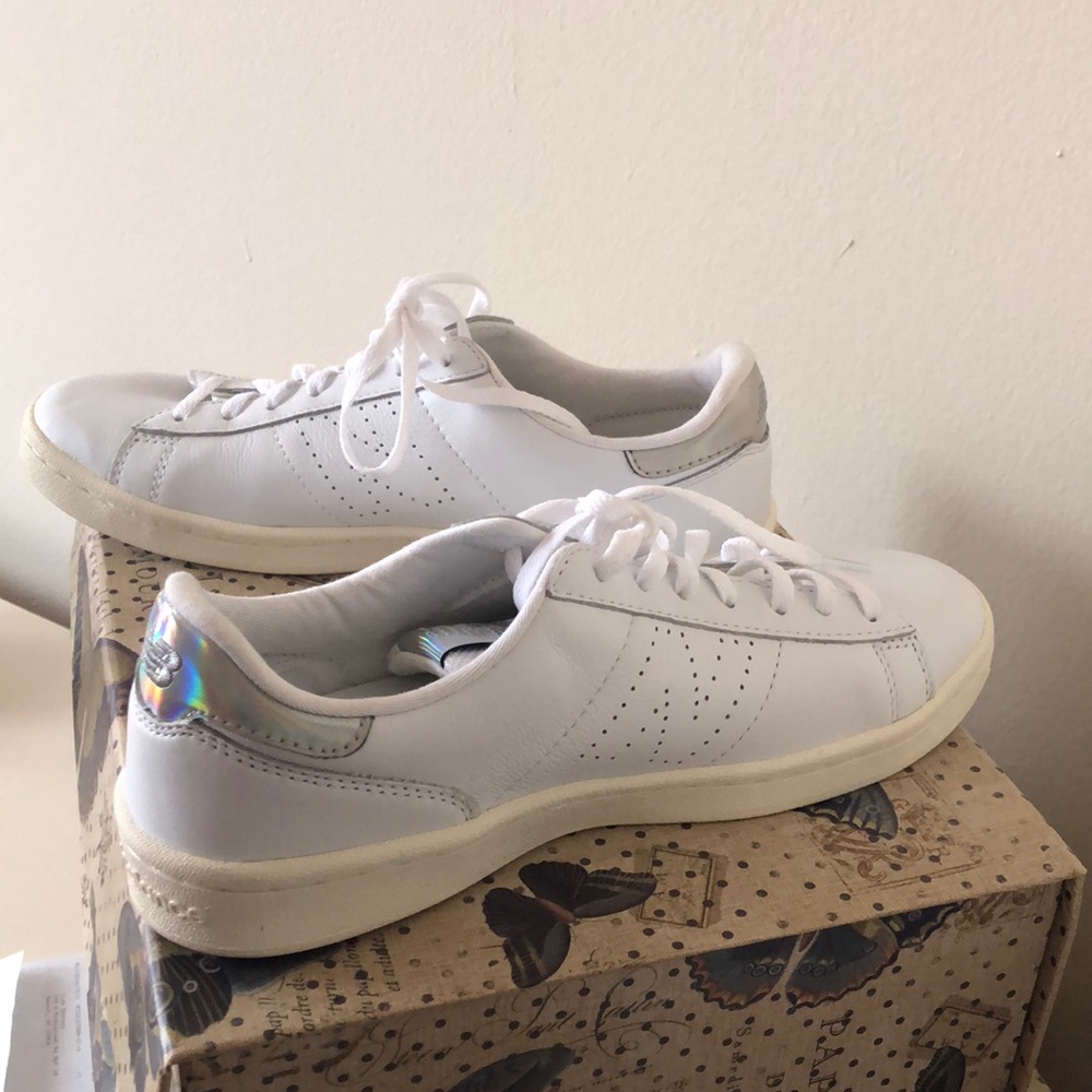 Like new - new balance sneakers